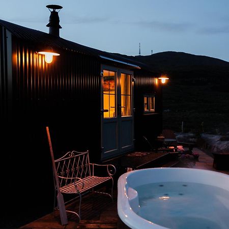 Black Hut At Slieve Croob Glamping Ballyward Kültér fotó